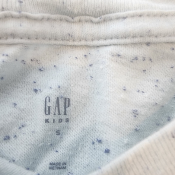 GAP, BOYS SIZE SMALL marled blue vintage vibe t-shirt with striped sleeve. - Picture 2 of 5